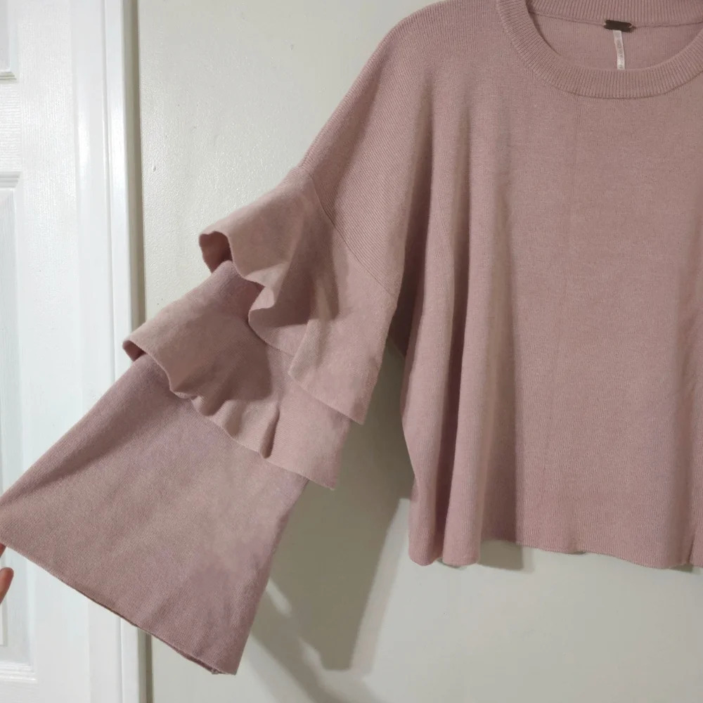 ✨️4/$20 POOF! Dusty Mauve Cropped Knit Crewneck Sweater Long Tiered Bell Sleeves - Picture 3 of 14